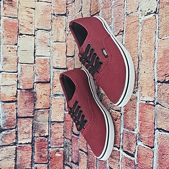 VANS CLASSIC LOWTOP SHOES, WOMANS SIZE 6 GUC - Picture 5 of 11